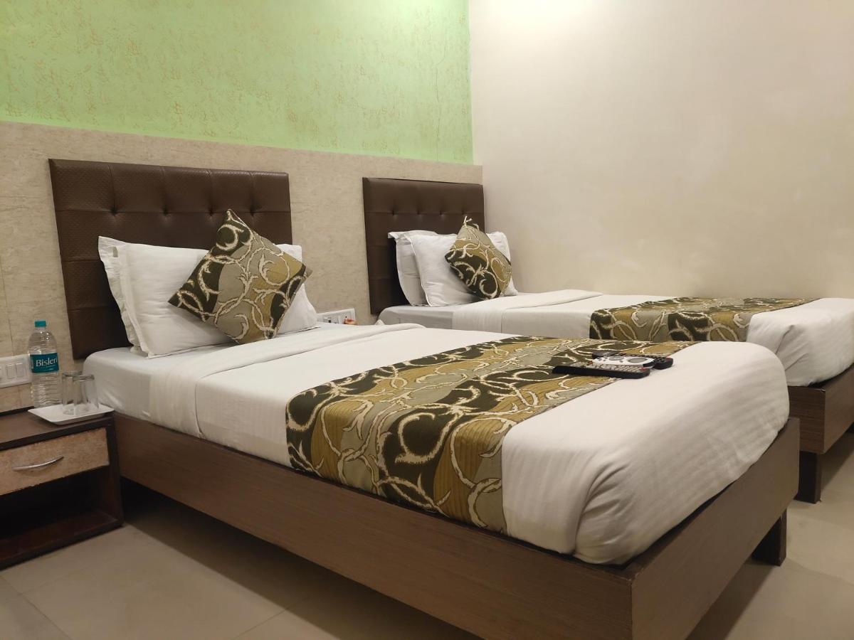 Ugo Stay 004 Hotel Golden Nest Mumbai Exterior foto