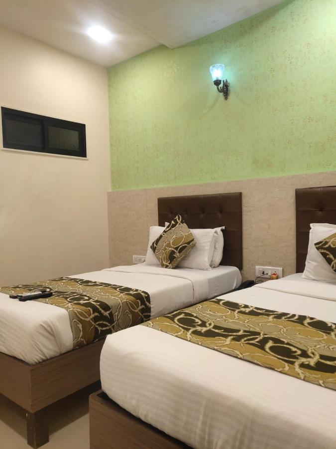 Ugo Stay 004 Hotel Golden Nest Mumbai Exterior foto