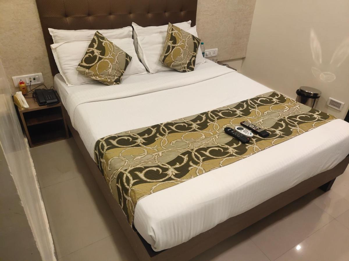Ugo Stay 004 Hotel Golden Nest Mumbai Exterior foto