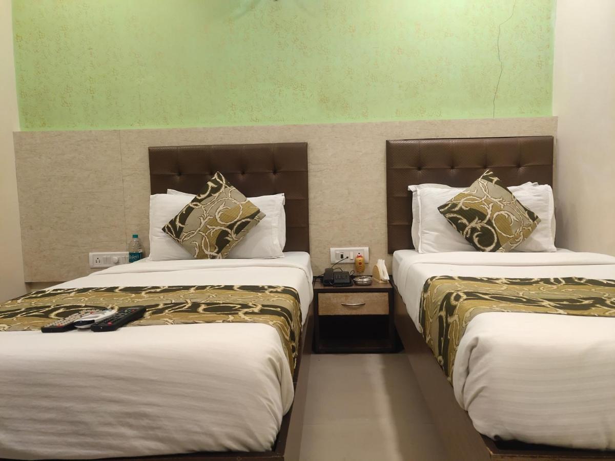 Ugo Stay 004 Hotel Golden Nest Mumbai Exterior foto