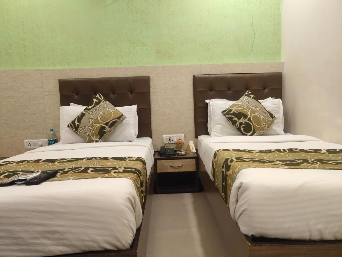Ugo Stay 004 Hotel Golden Nest Mumbai Exterior foto