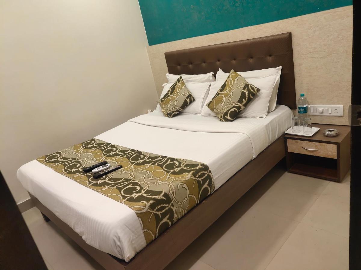 Ugo Stay 004 Hotel Golden Nest Mumbai Exterior foto